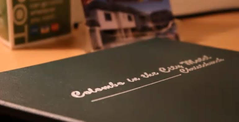 콜롬보 인 더 시티 크라이스트처치 외부 사진 A book with a dedication